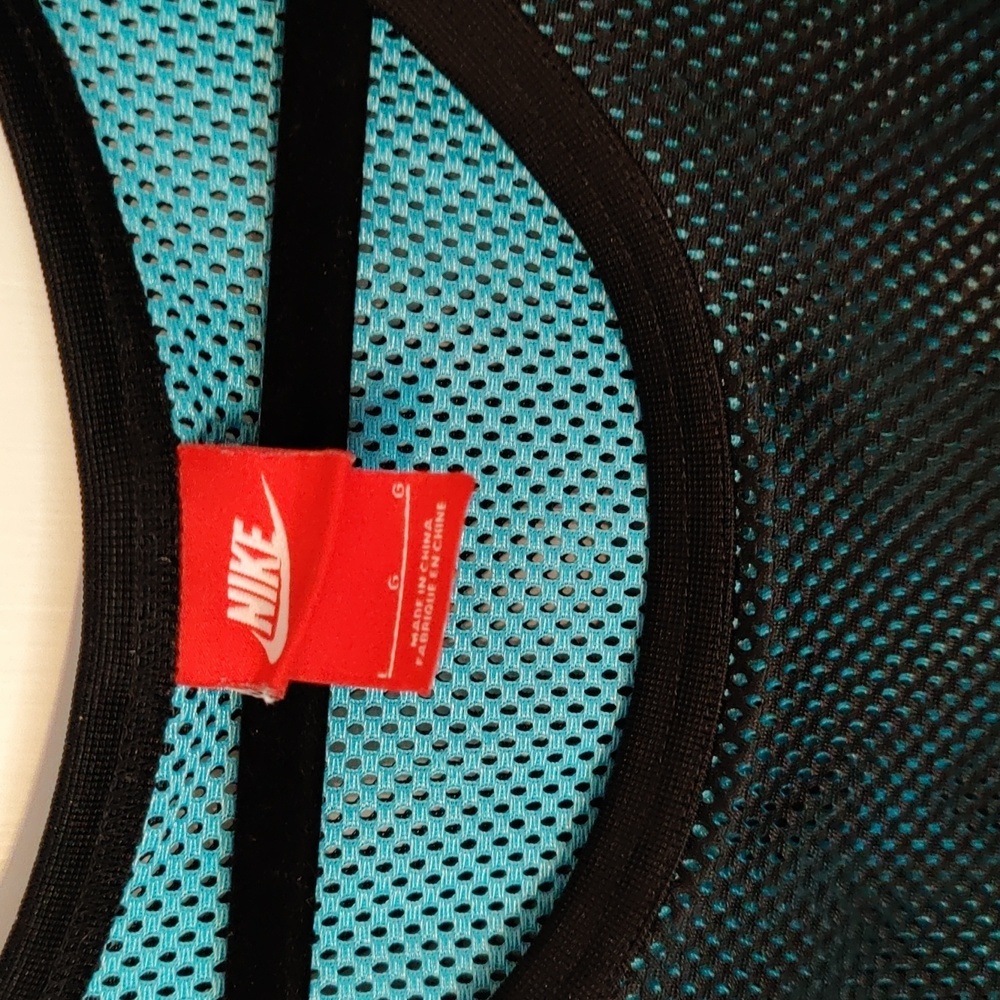 Nike Air Basketball Jersey - Picture 4 of 7